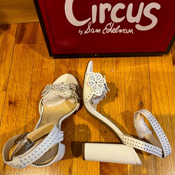 Sam Edelman Shoes Sam Edelman White Healed Sandals New In Box